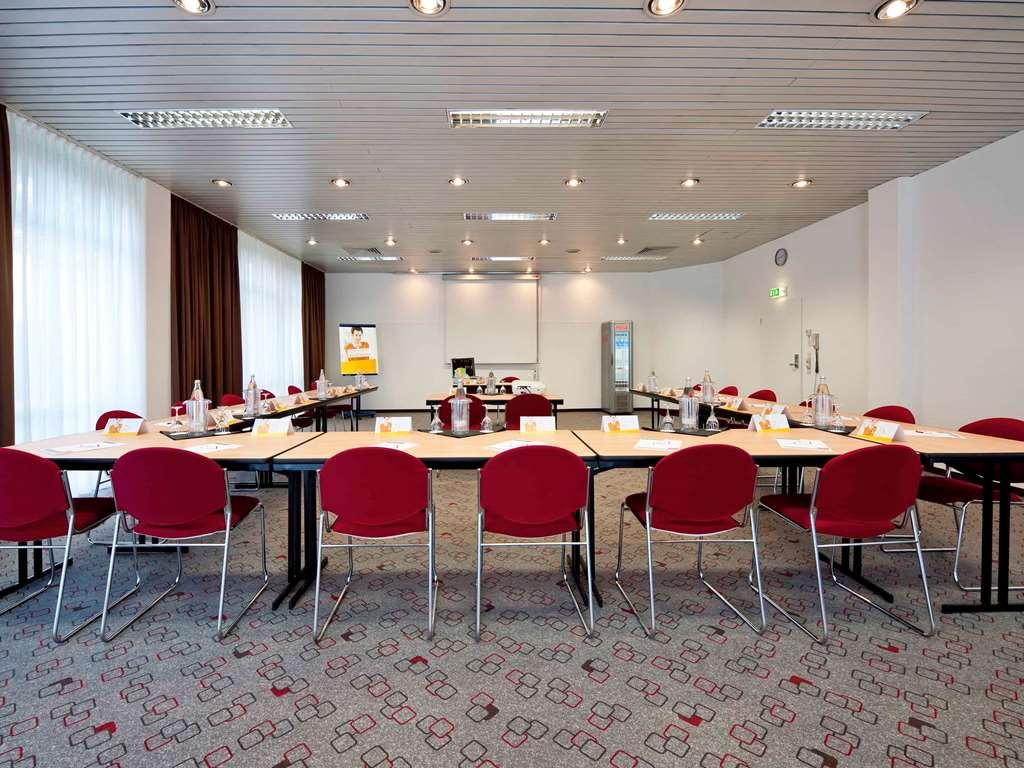 Ibis Regensburg Zentrum Exterior foto